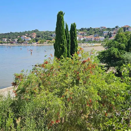 דירה Lovely In With House Sea View