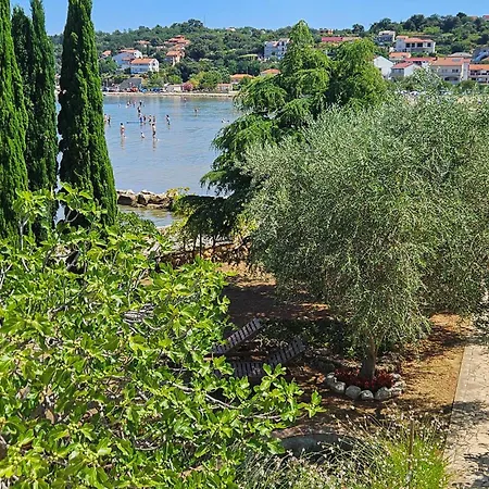 Lovely In With House Sea View דירה לופאר