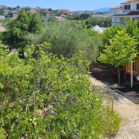 Lovely In With House Sea View דירה